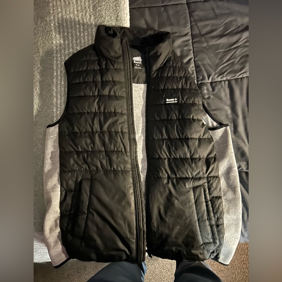Roots Vest - Picture 1 of 3